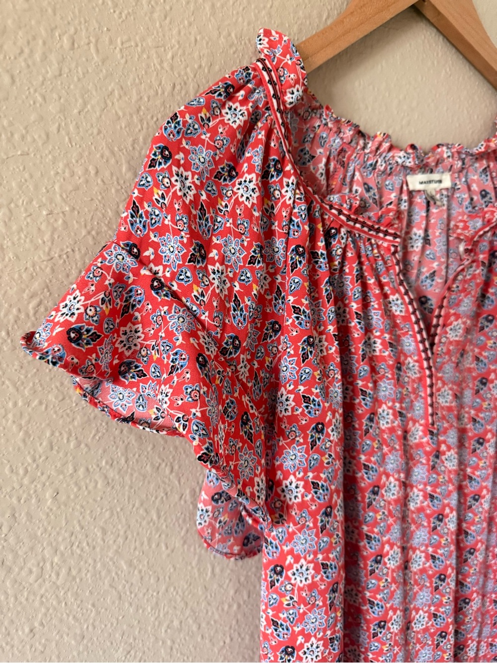 Max Studio Red Floral Flutter-Sleeve Blouse - Picture 4 of 8
